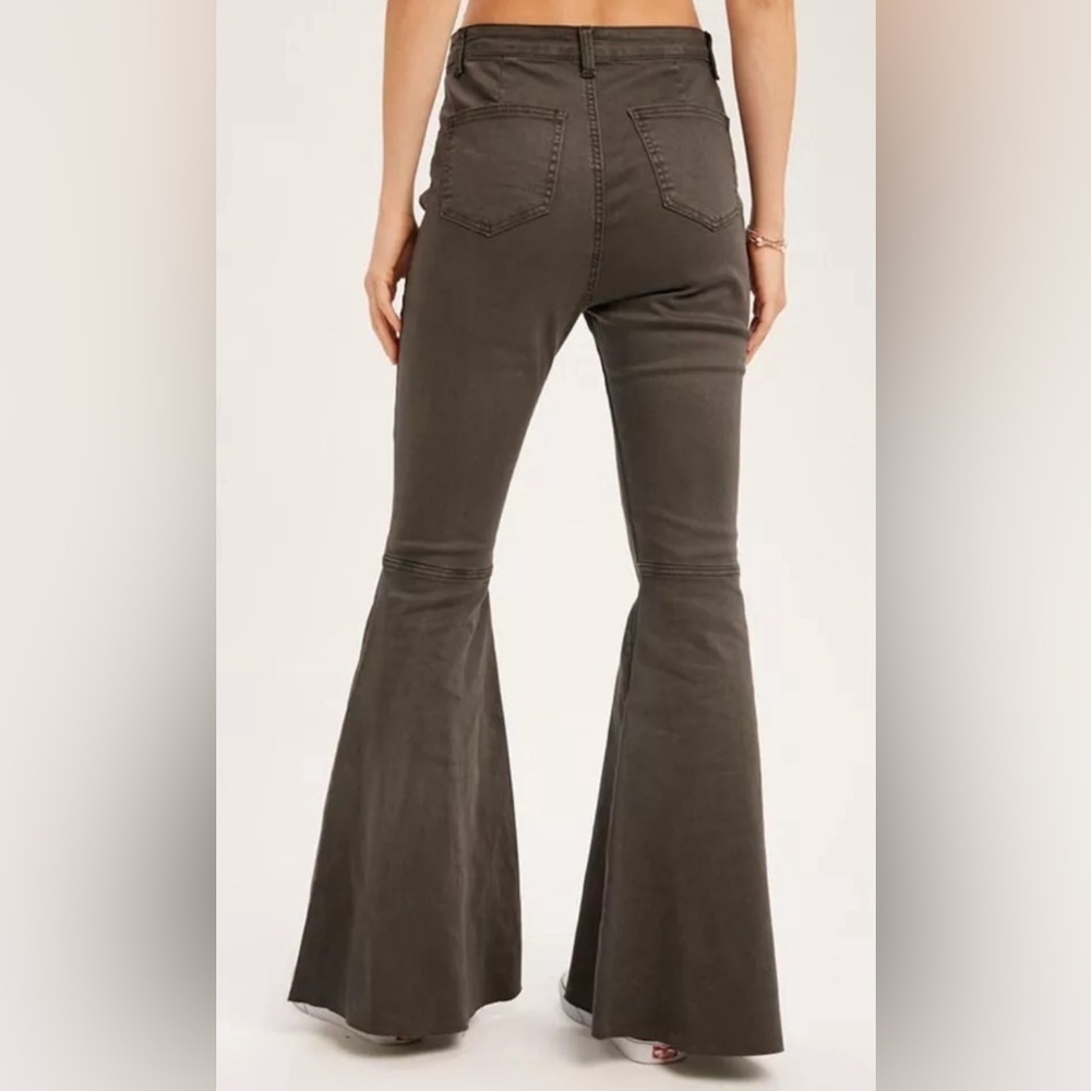 LISTICLE Charcoal Gray Stretch High Rise Flared Bell Bottom Pants Size S Small - Picture 2 of 12